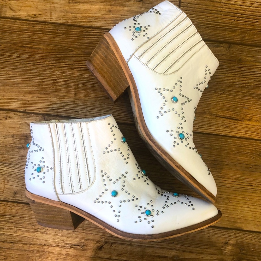 Chinese laundry booties